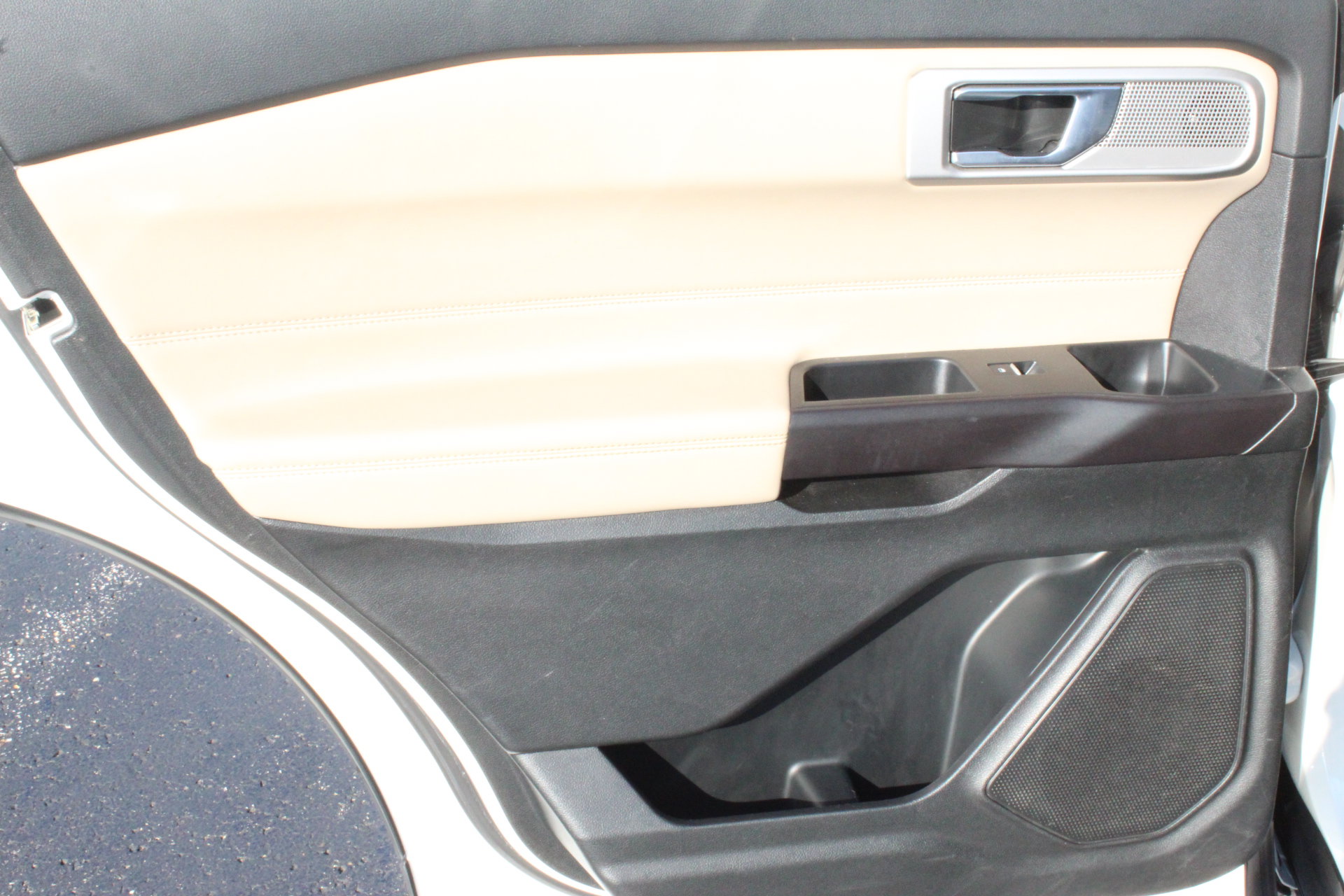 Used 2020 Ford Explorer Limited AWD/4WD image 25