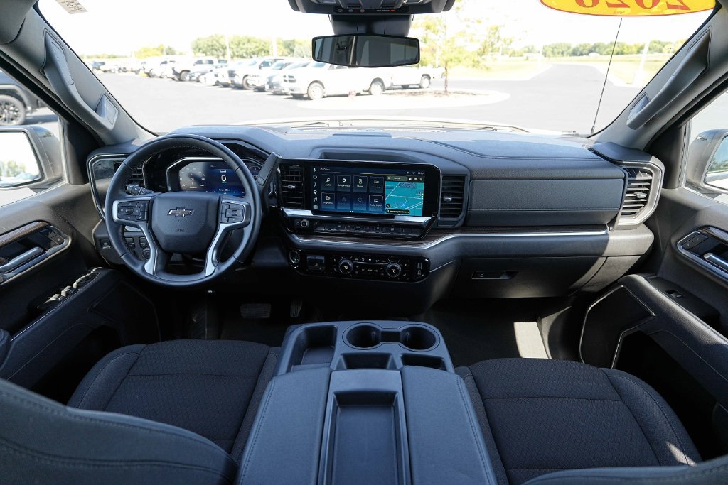 Used 2026 Chevrolet Silverado 1500 RST AWD/4WD image 28