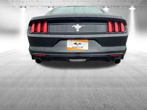 Used 2015 Ford Mustang Coupe RWD image 8