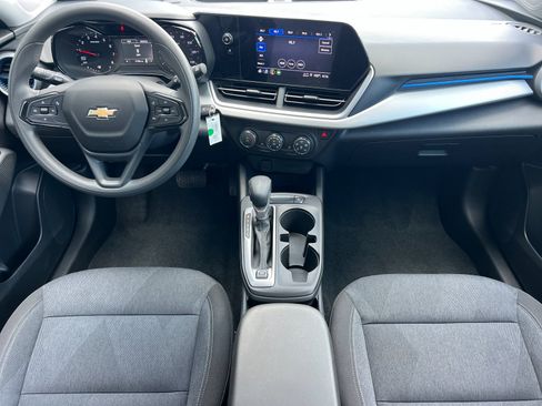 Used 2024 Chevrolet Trax LS w/ LS Convenience Package FWD image 13