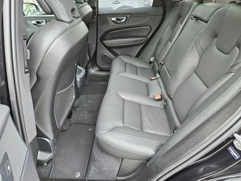 Certified 2025 Volvo XC60 B5 Plus AWD/4WD image 10