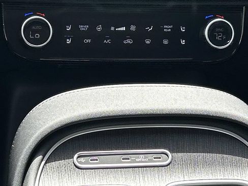 New 2026 Hyundai Palisade SEL Premium FWD image 29