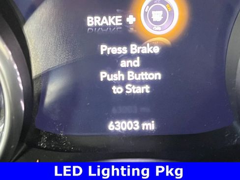 Used 2018 Jeep Wrangler Unlimited Sahara image 2