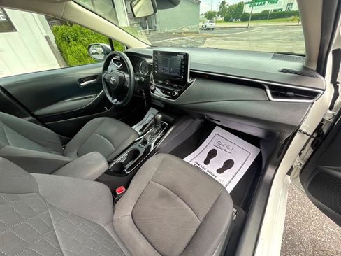Used 2021 Toyota Corolla LE w/ Carpet Mat Package (TMS) FWD image 36