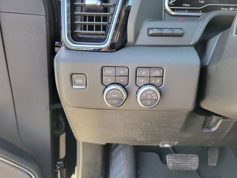 New 2025 GMC Sierra 3500 Denali w/ Denali Reserve Package image 14