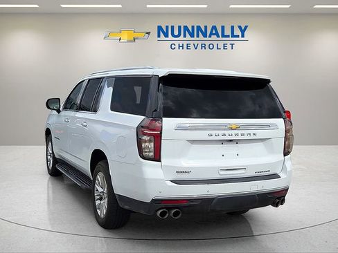 Used 2022 Chevrolet Suburban Premier image 3