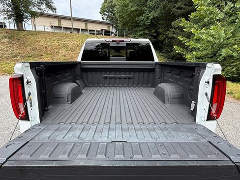 Used 2023 GMC Sierra 1500 Denali w/ Denali Reserve Package AWD/4WD image 10