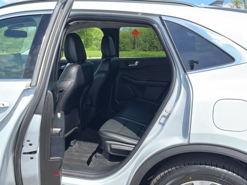 Used 2025 Ford Escape Platinum AWD/4WD image 31