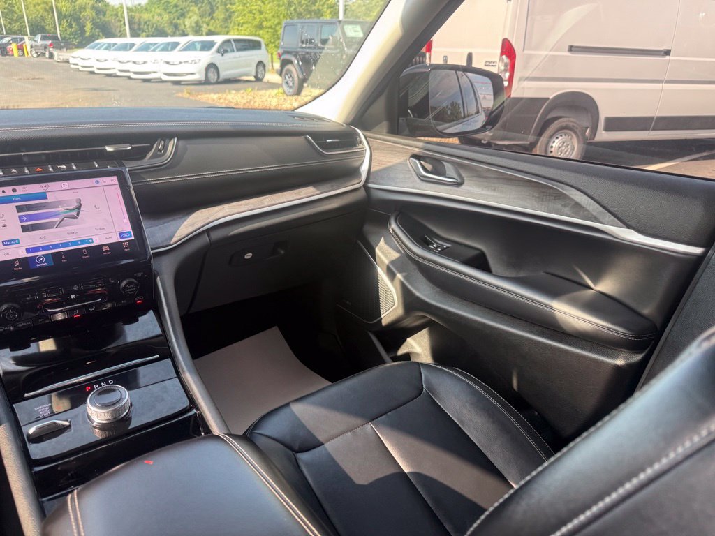 Used 2021 Jeep Grand Cherokee L Limited AWD/4WD image 42