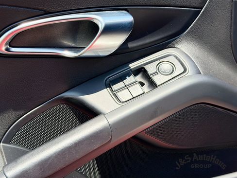 Used 2019 Porsche 718 Cayman RWD image 21