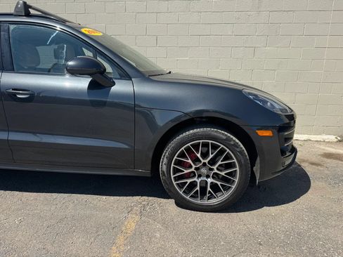 Used 2018 Porsche Macan Turbo AWD/4WD image 12