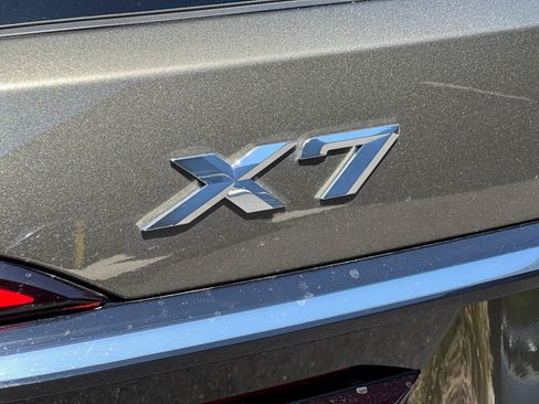 Used 2023 BMW X7 xDrive40i w/ M Sport Package AWD/4WD image 29