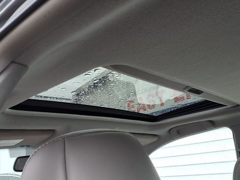 Used 2010 Toyota Camry XLE image 10