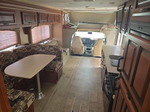 Used 2011 Ford E-450 and Econoline 450 Super Duty w/ Motorhome Prep Pkg image 9