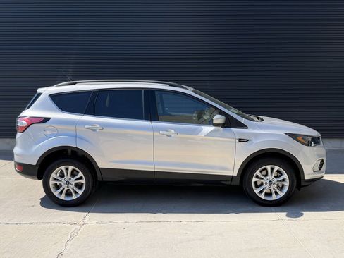 Used 2018 Ford Escape SE AWD/4WD image 10