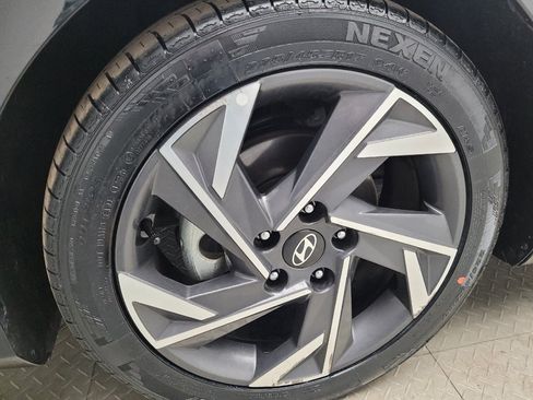 Used 2025 Hyundai Elantra Sport FWD image 31