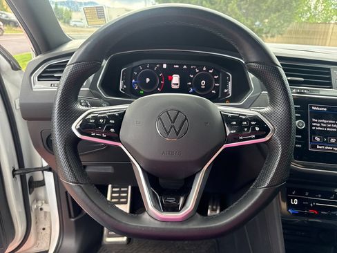 Used 2022 Volkswagen Tiguan SEL R-Line AWD/4WD image 15