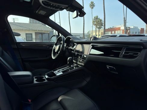 Used 2022 Porsche Macan S image 31