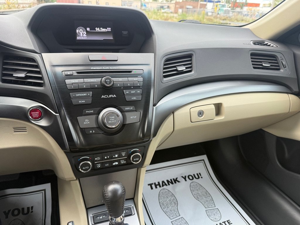 Used 2013 Acura ILX w/ Premium Package FWD image 14