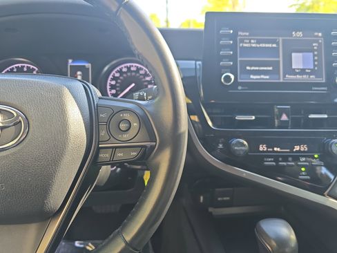 Used 2024 Toyota Camry SE image 17