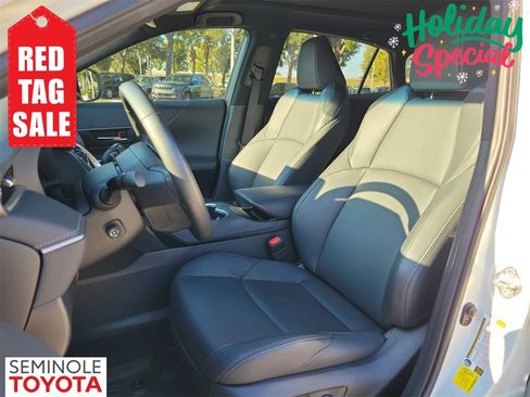 Used 2024 Toyota Venza Nightshade image 17