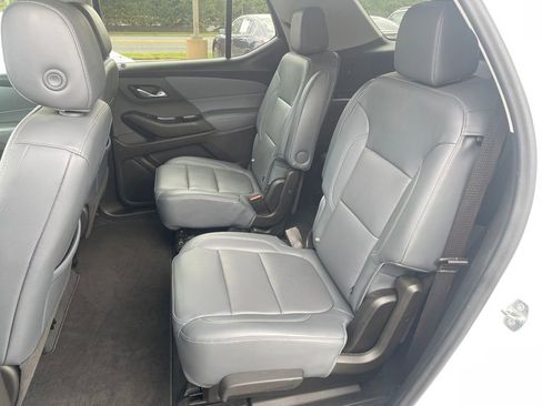 Used 2021 Chevrolet Traverse LT AWD/4WD image 16