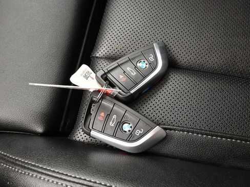 Used 2022 BMW 330e w/ M Sport Package RWD image 28