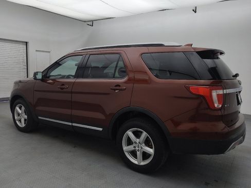 Used 2016 Ford Explorer XLT w/ Equipment Group 202A AWD/4WD image 3