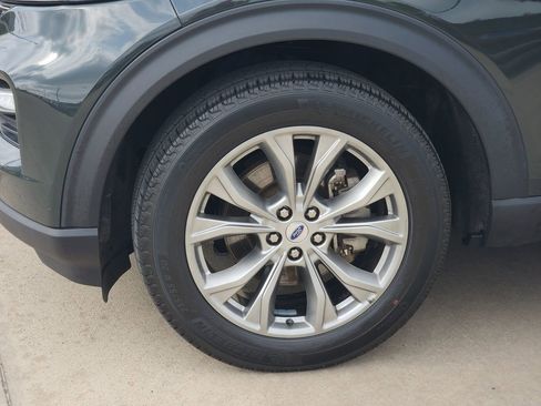 Used 2022 Ford Explorer XLT w/ Equipment Group 202A AWD/4WD image 5