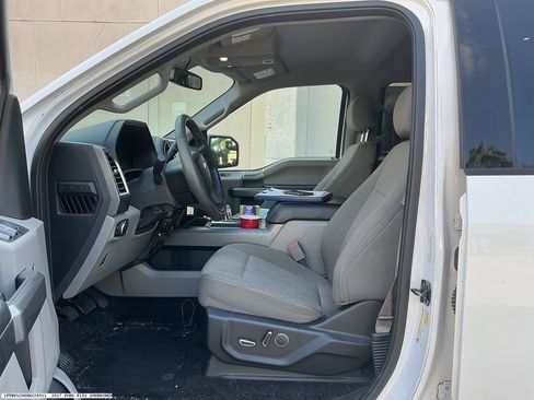 Used 2017 Ford F150 XLT w/ Equipment Group 302A Luxury RWD image 8