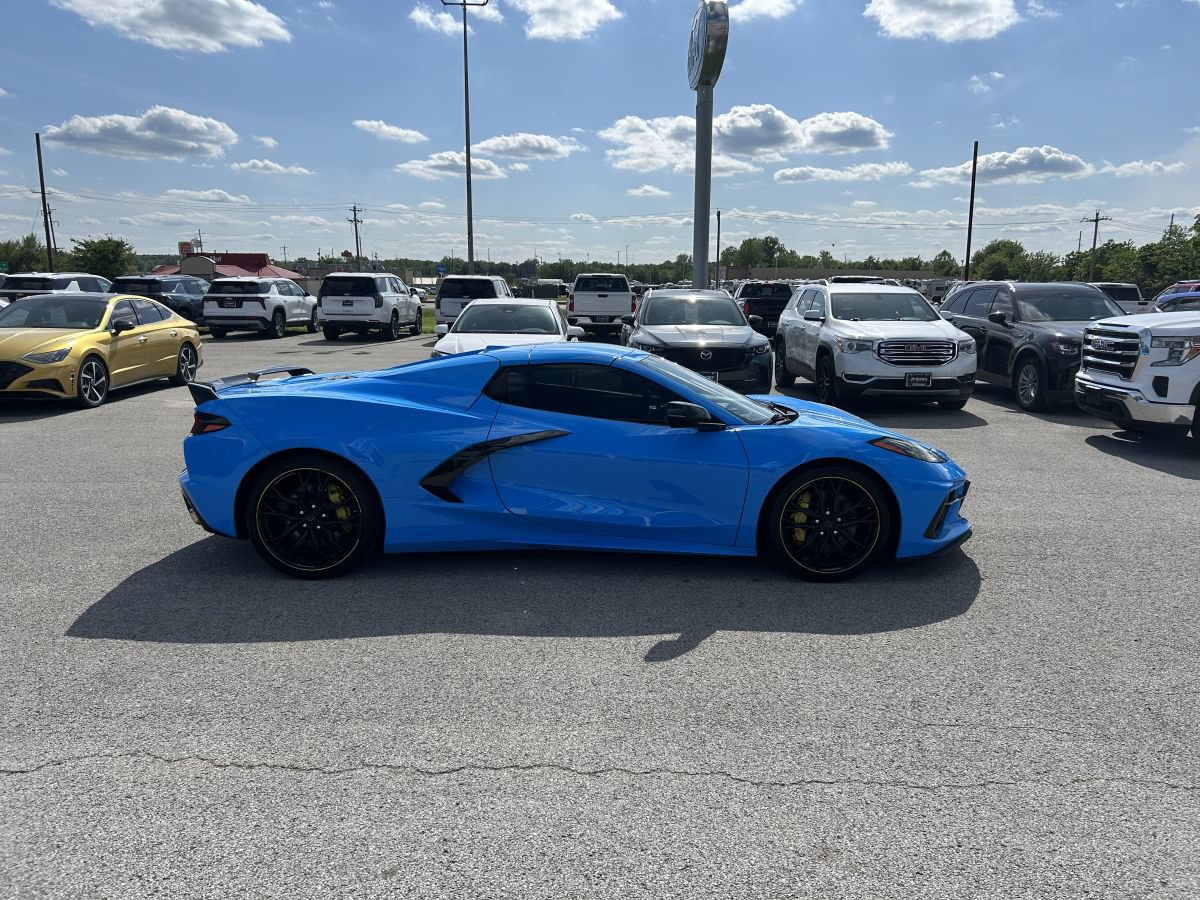 Used 2023 Chevrolet Corvette Stingray Premium Conv w/ Z51 Performance Package RWD image 4