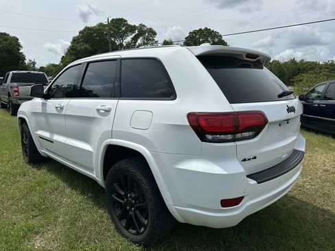 Used 2021 Jeep Grand Cherokee Laredo X AWD/4WD image 11