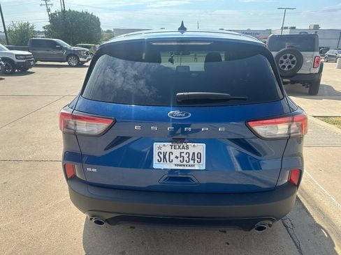 Used 2022 Ford Escape SE w/ SE Sport Appearance Package FWD image 10