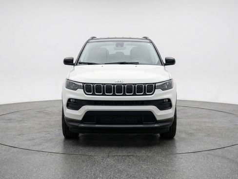 Used 2025 Jeep Compass Limited image 2