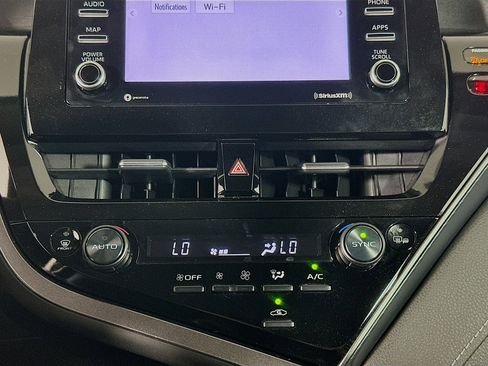 Used 2024 Toyota Camry SE image 23