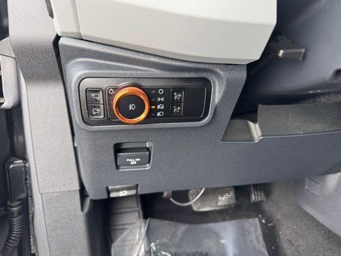 Used 2023 Ford Bronco Badlands image 13