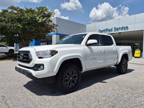 Used 2023 Toyota Tacoma SR5 RWD image 7