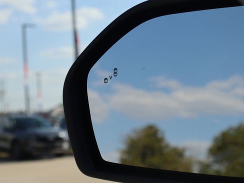 Used 2023 Ford Explorer XLT w/ Equipment Group 202A image 29