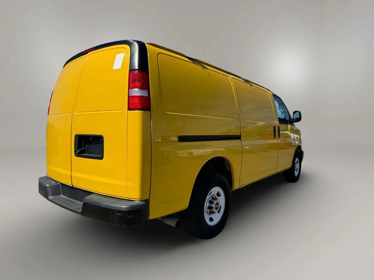 Used 2020 GMC Savana 2500 w/ Driver Convenience Package RWD image 6