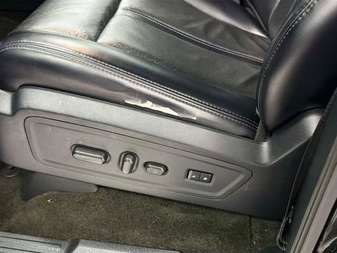 Used 2017 Lincoln Navigator Select image 19