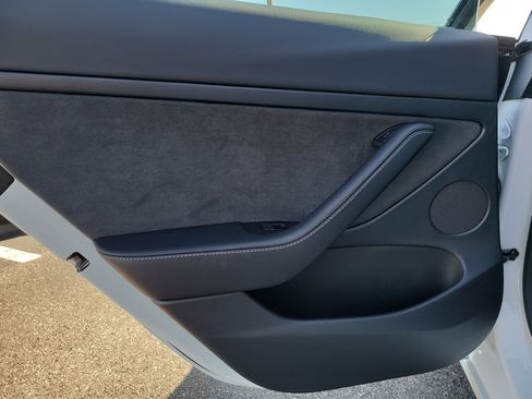 Used 2023 Tesla Model 3 Standard Range image 10