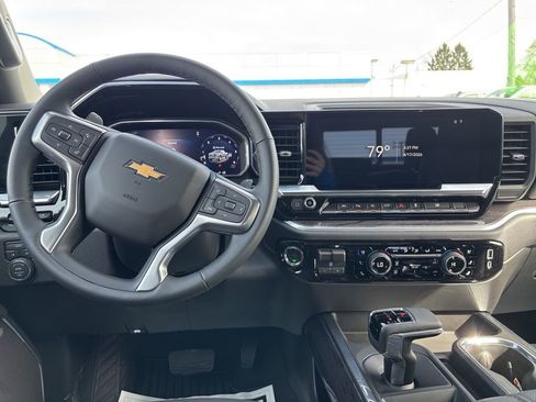 New 2026 Chevrolet Silverado 1500 LTZ w/ LTZ Premium Package AWD/4WD image 13
