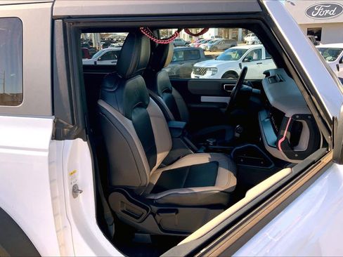 Certified 2022 Ford Bronco Wildtrak image 8