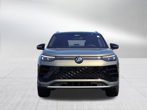 New 2026 Volkswagen Tiguan SEL R-Line AWD/4WD image 2