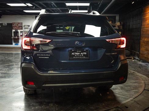 Used 2023 Subaru Outback Premium AWD/4WD image 6