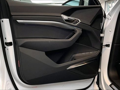 Certified 2024 Audi Q8 e-tron Premium Plus w/ Premium Plus Package image 21