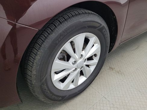 Used 2018 Kia Sedona LX FWD image 31