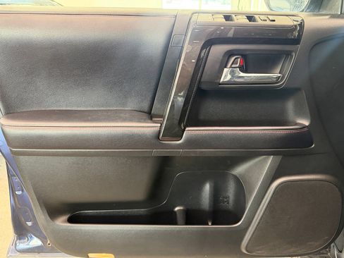 Used 2019 Toyota 4Runner TRD Off-Road Premium AWD/4WD image 13