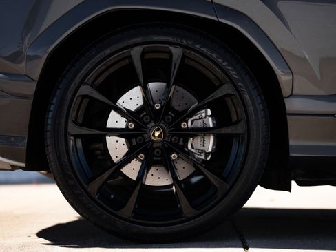 Used 2021 Lamborghini Urus image 41