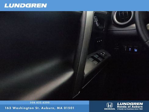 Used 2015 Toyota RAV4 Limited w/ Technology Package AWD/4WD image 26